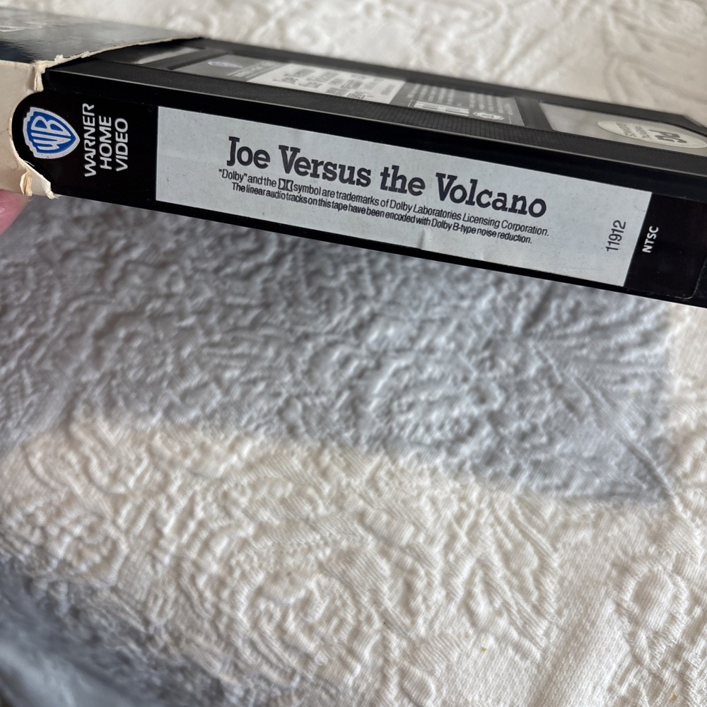 Joe Versus the Volcano (1990) VHS Tom Hanks Comedy Romance Meg Ryan - Picture 5 of 6